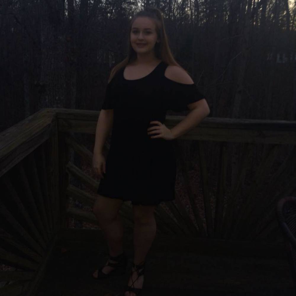 Meet your Posher, Kayla